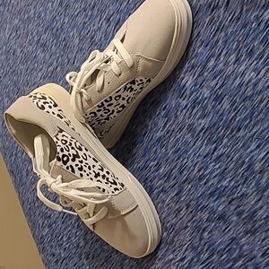 Animal print lace-up shoes, sz 8